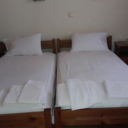 Aparthotel Xenodoxeio Patrai à Lefkáda Extérieur photo
