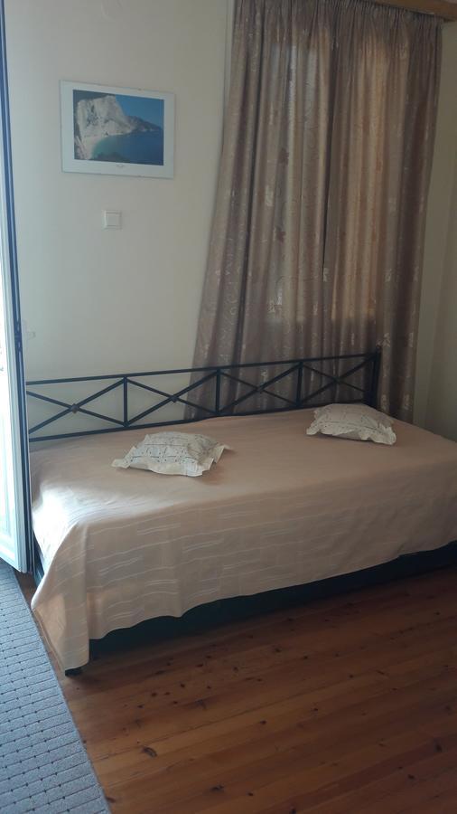 Aparthotel Xenodoxeio Patrai à Lefkáda Extérieur photo