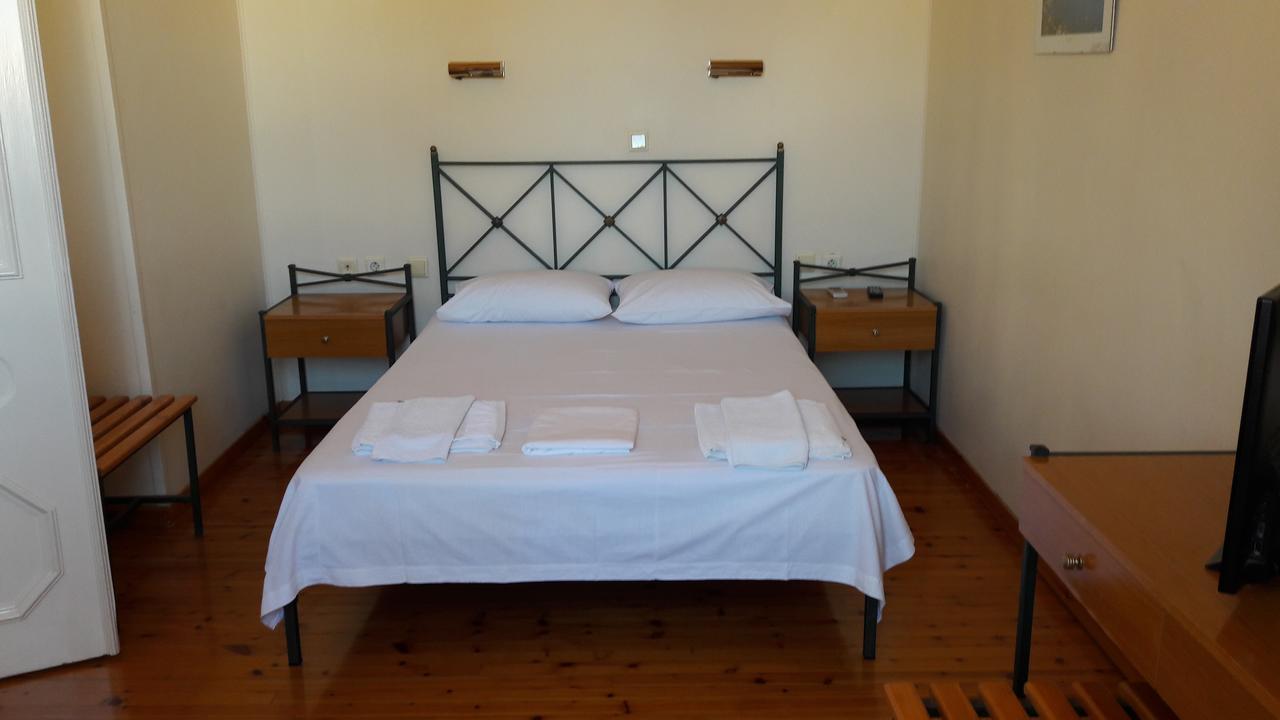 Aparthotel Xenodoxeio Patrai à Lefkáda Extérieur photo